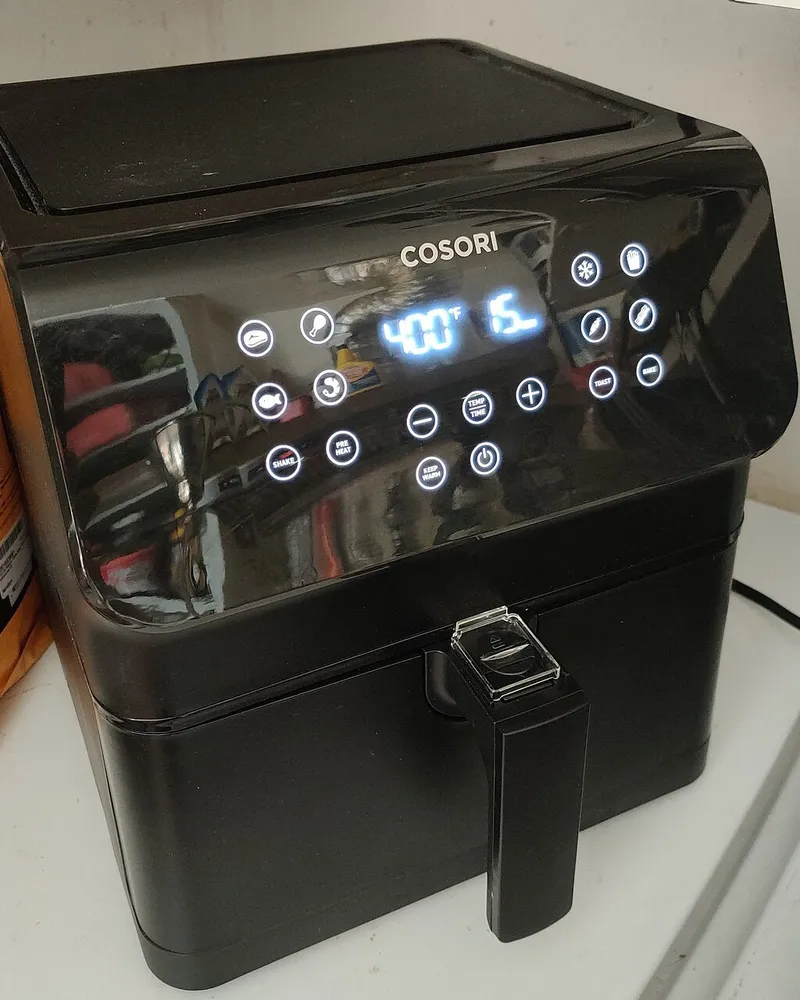 Illustrative photo of air fryer, not the exact Bella Pro Series 4-Quart