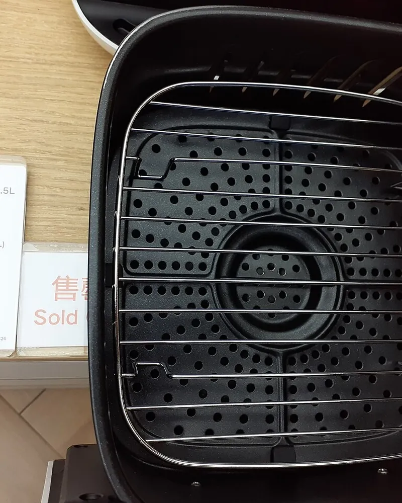 Illustrative photo of air fryer, not the exact Gourmia GAF486 4-Quart