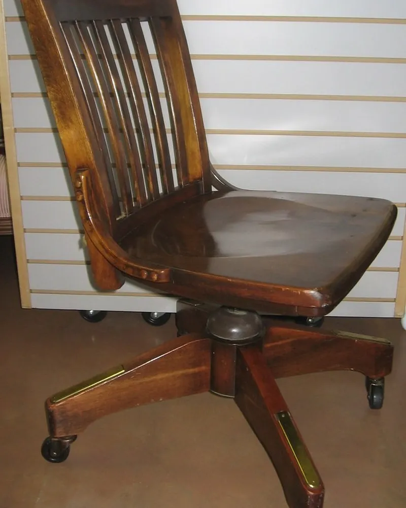 Illustrative photo of office chair, not the exact Boulies OP300