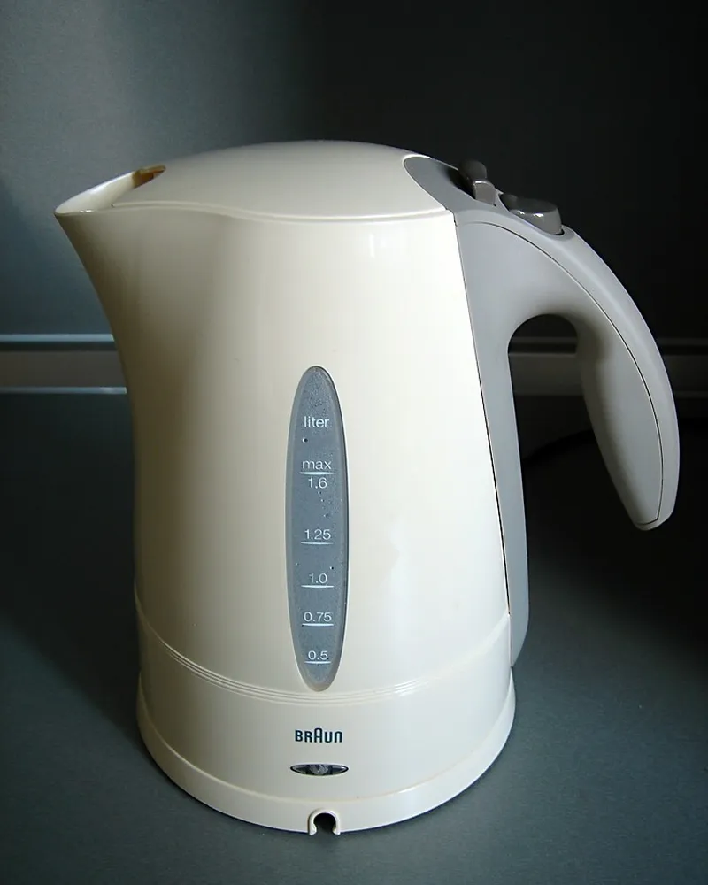 Illustrative photo of electric kettle, not the exact Black+Decker Rapid Boil Kettle