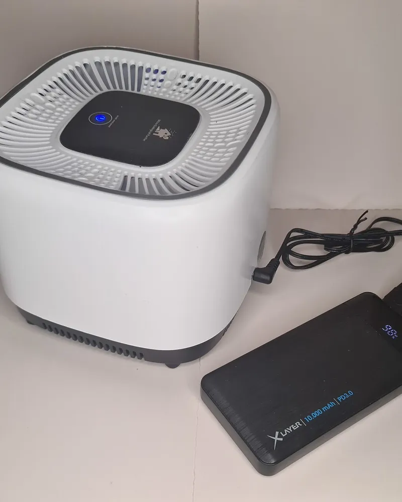 Illustrative photo of a air purifier, not the exact Levoit Core 400S-P