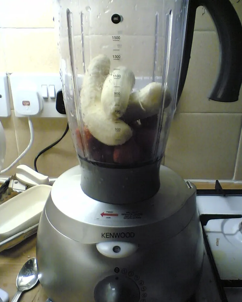 Illustrative photo of a blender, not the exact KitchenAid K150 3-Speed Ice Crushing Blender