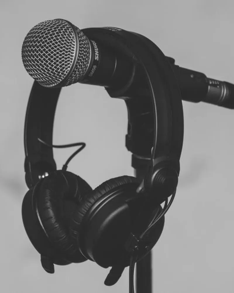 Illustrative photo of a headset, not the exact Logitech G G Pro X 2 Lightspeed