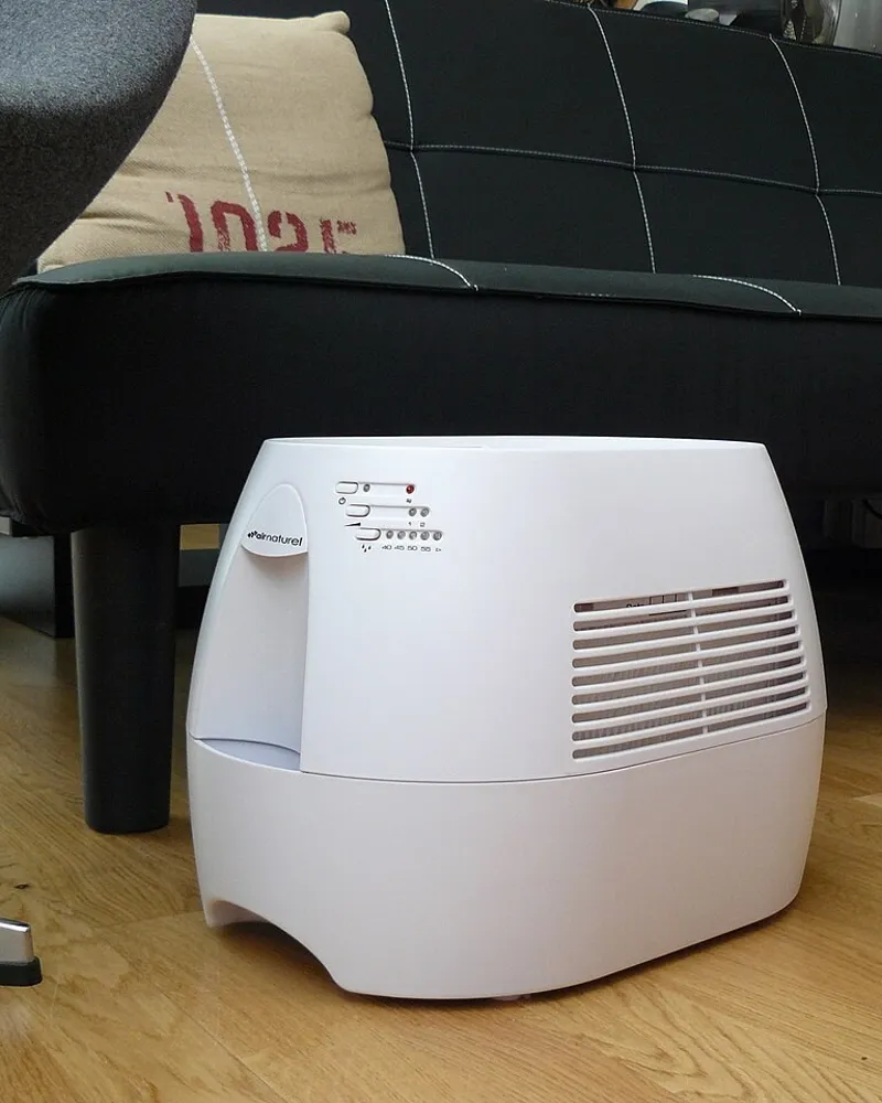 Illustrative photo of a humidifier, not the exact Venta LW25 Original Humidifier