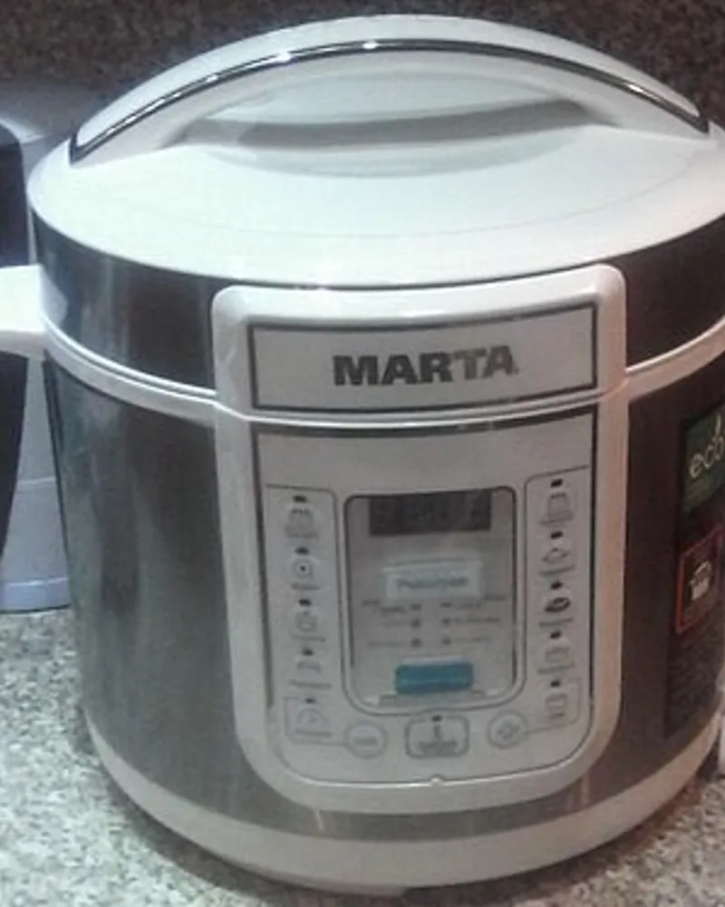 Illustrative photo of a electric pressure cooker, not the exact Instant Pot Duo 6-Quart